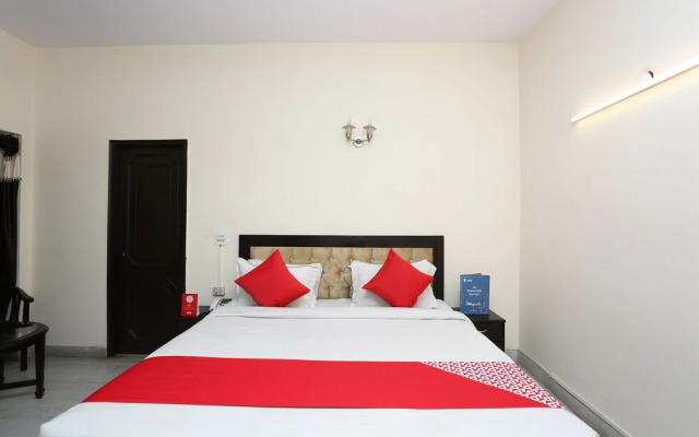 OYO 33359 Corporate Villa