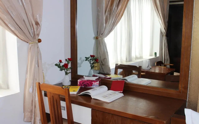 Romantic Hotel