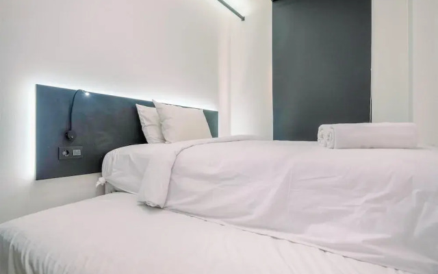Luxury 2BR Apartment at Pejaten Park Residence with Bathtub