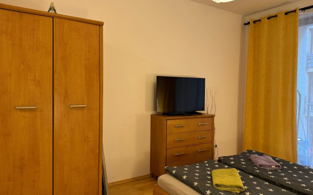 Nice studio for 4 persons, behind Opera house!