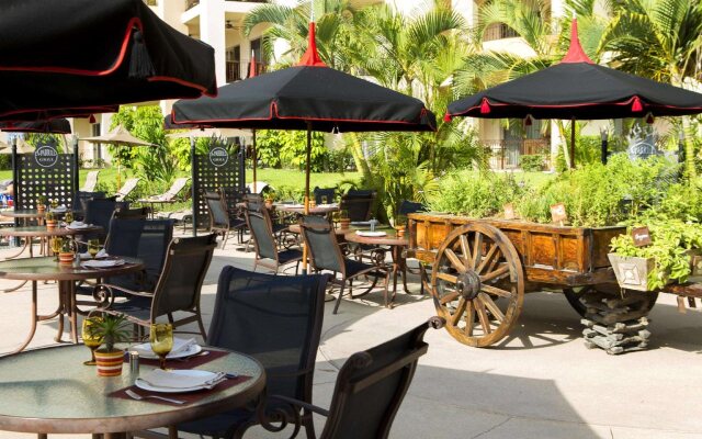 Villa La Estancia Beach Resort & Spa