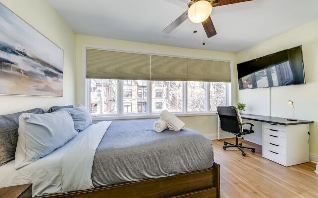 Newly Decorated 2BR Yorkville Home