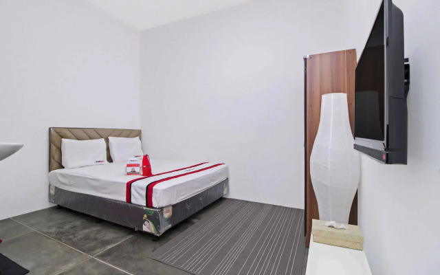 RedDoorz @ Radio Dalam