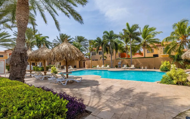 Upscale Gated Community Oasis Close to the Beach