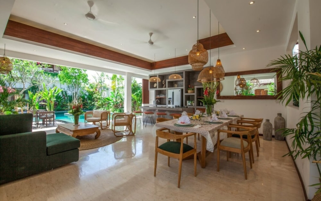 Villa Frangipani Merah