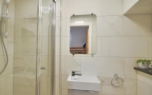 Rooms at 153 ROOM ONLY