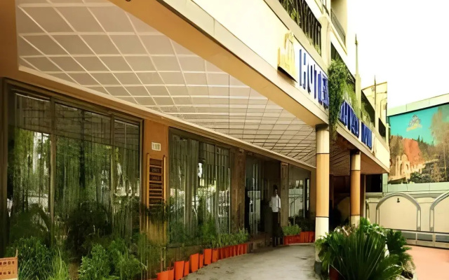 Hotel Brijwasi Royal