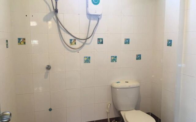 Sea Breeze Backpacker Hostel - Adults Only