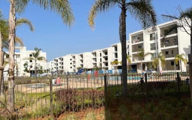 Beautiful 2beds apartment with swim pool in marina
