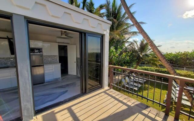 Alexander 1419 3 Bedroom Apts by RedAwning