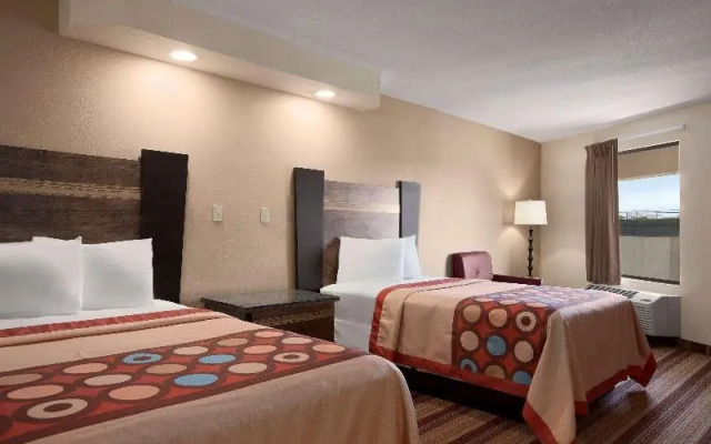 Super 8 By Wyndham Rahway/Newark