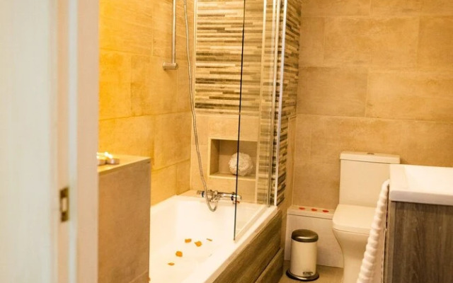 Dealhouse Apartments 1