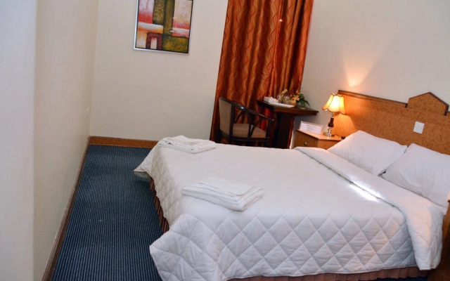 Aradous Hotel