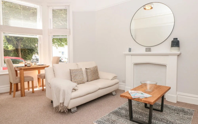 Flat 1 Byfield