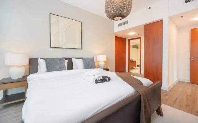 Well-furnished 3 Bedroom in Park Towers Difc