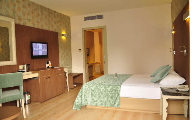 Port Side Resort