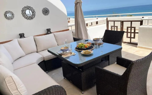 Spacious Stunning Views 2-bed Apartment, Estepona