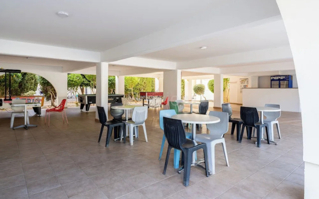 Quint - 2-Bedroom Apt & Pool in Protaras