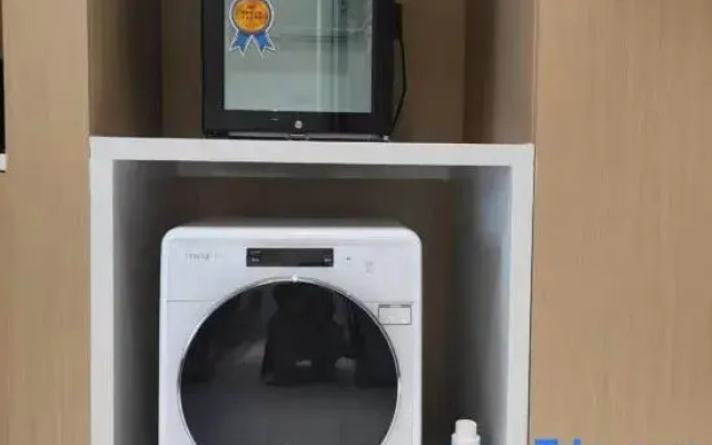 Yixiangge Business Apartment (Luoyang Peony Square Yunfeng International Branch)