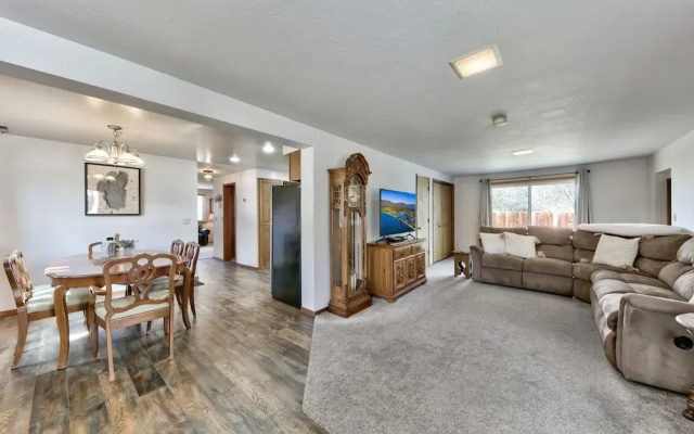 853p Lakeside Beach 4 Bedroom Home