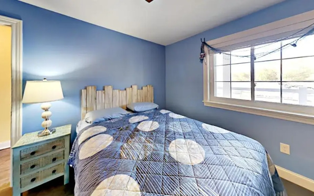 Put-in-Bay Waterfront Condo #107