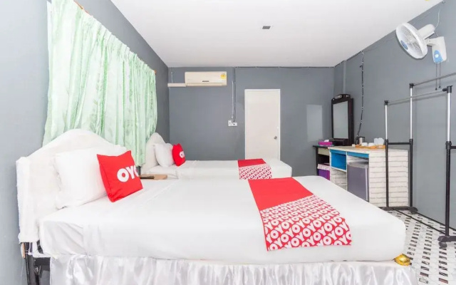 Oyo 712 Baandin Resort