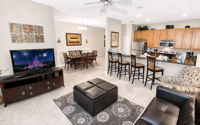 8960 Paradise Palms