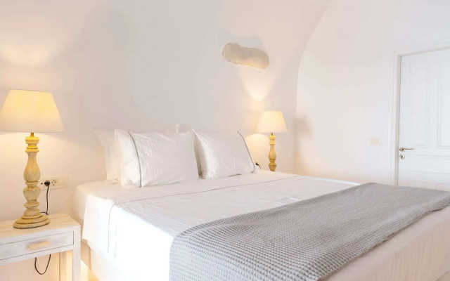 Anemos Cave Suites