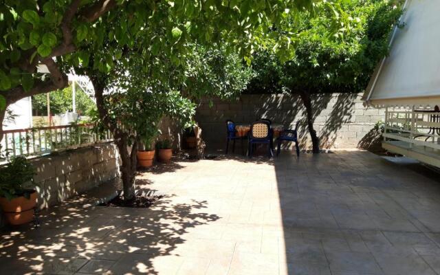 Panos House