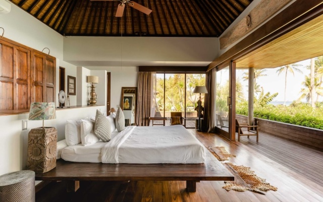 Secluded Beachfront Villa Manis, 5br, Candidasa