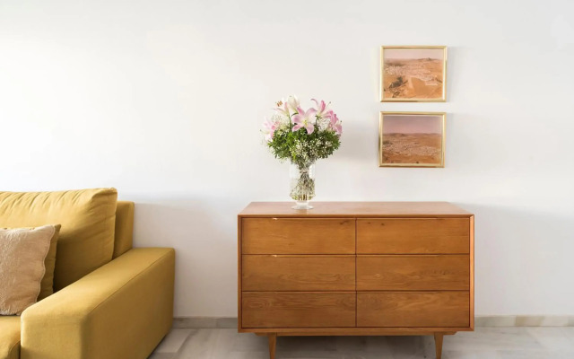 Beautiful apartment with terrace near the beach