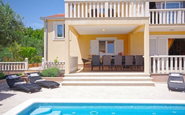 Villa Iva For 14 With 7 Bedroom 5 Bathroom Private Pool