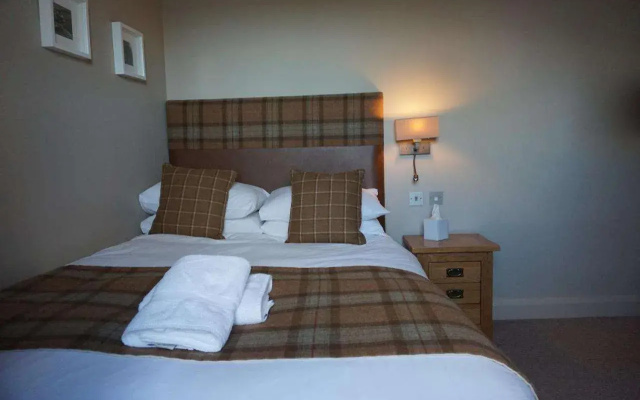 Lochside hotel