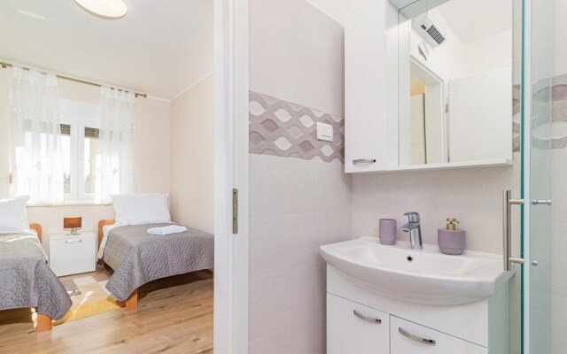 Awesome Apartment in Medulin With 3 Bedrooms and Wifi