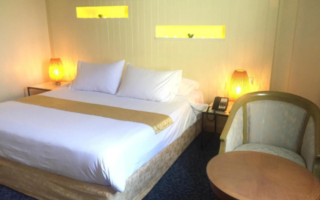 Ploy Palace Hotel