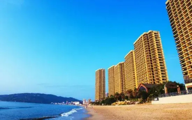 Shuangyue Bay is home to Haimei Hotel