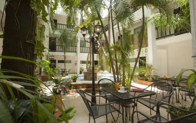 Hotel Colonial Cancun