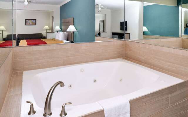 Econo Lodge Inn & Suites Port Arthur near Sabine Pass