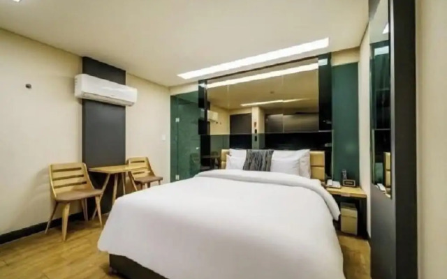 Bulgwang 3S Hotel