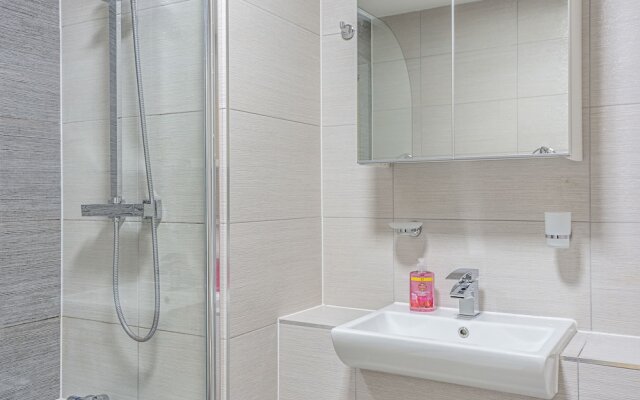 Canary Wharf Stylish Apartment