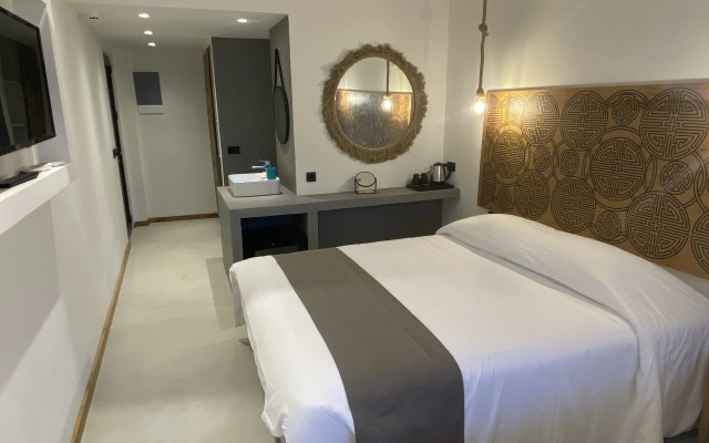 Helios Beach Hotel & Bungalows