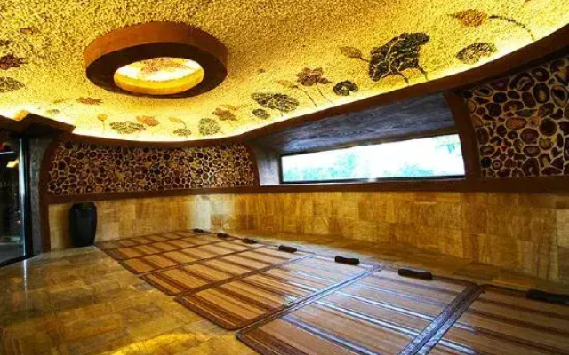 Changchun Yinhe Hot Spring Club Hotel