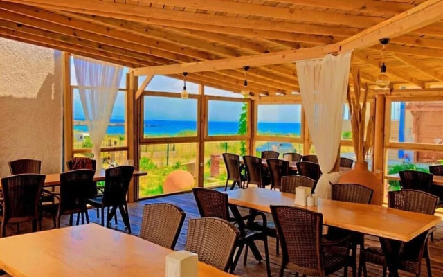 Sukha Inn Otel & Beach