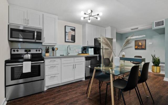 Abode Houston - Norfolk