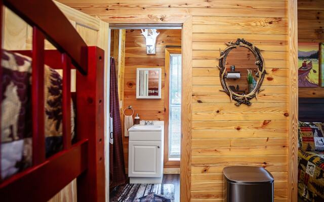 Bigfoot Lodge Room Four