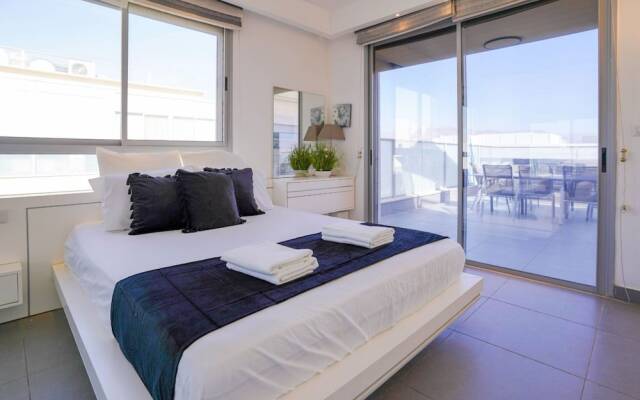 YalaRent Hilltop Penthouse- Private Pool