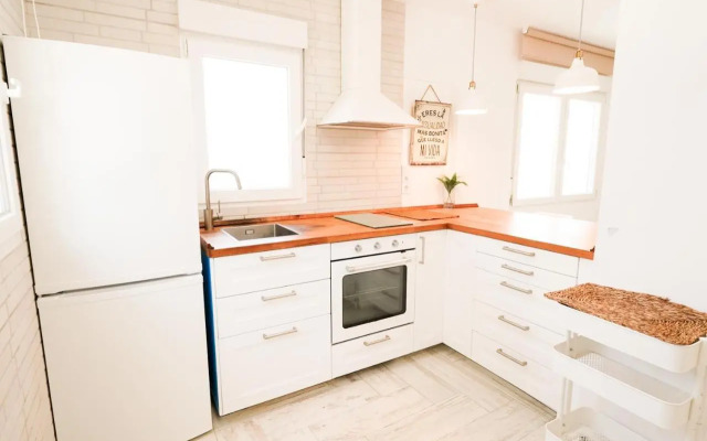 Apartamento con terreno privado - a 800m de Playa Poniente