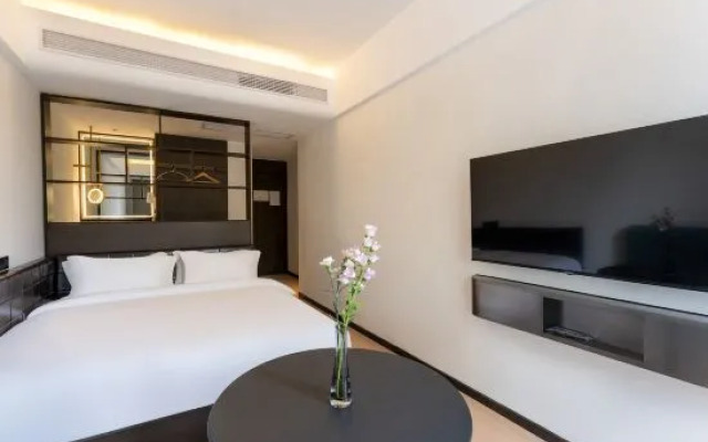 Shanghai Pudong Xiangguo Hotel (Huinan Metro Station)