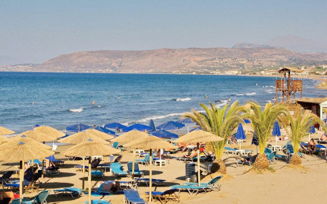 Manolis Family Hotel