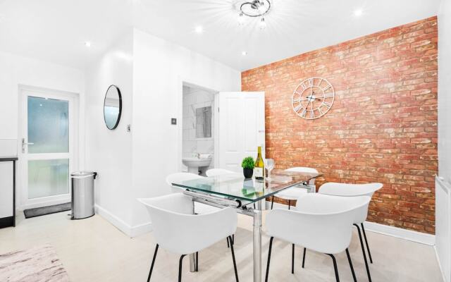 Large Family House With Garden Close to Birmingham